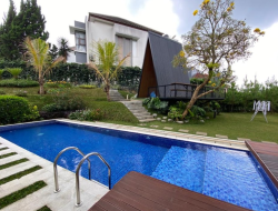 Villa Private Pool untuk Rombongan di Bandung
